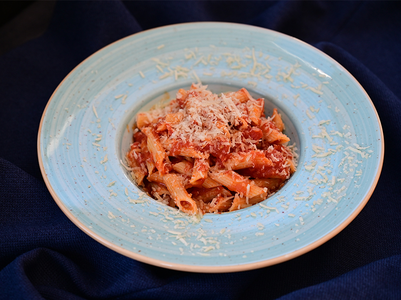 31) Pasta With Tomato Sauce And Parmesan Cheese 